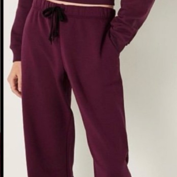 PINK BY VICTORIA’S SECRET FLEECE RELAXED SWEATPANTS RICH MAROON SCRIPT LOGO - Picture 13 of 13